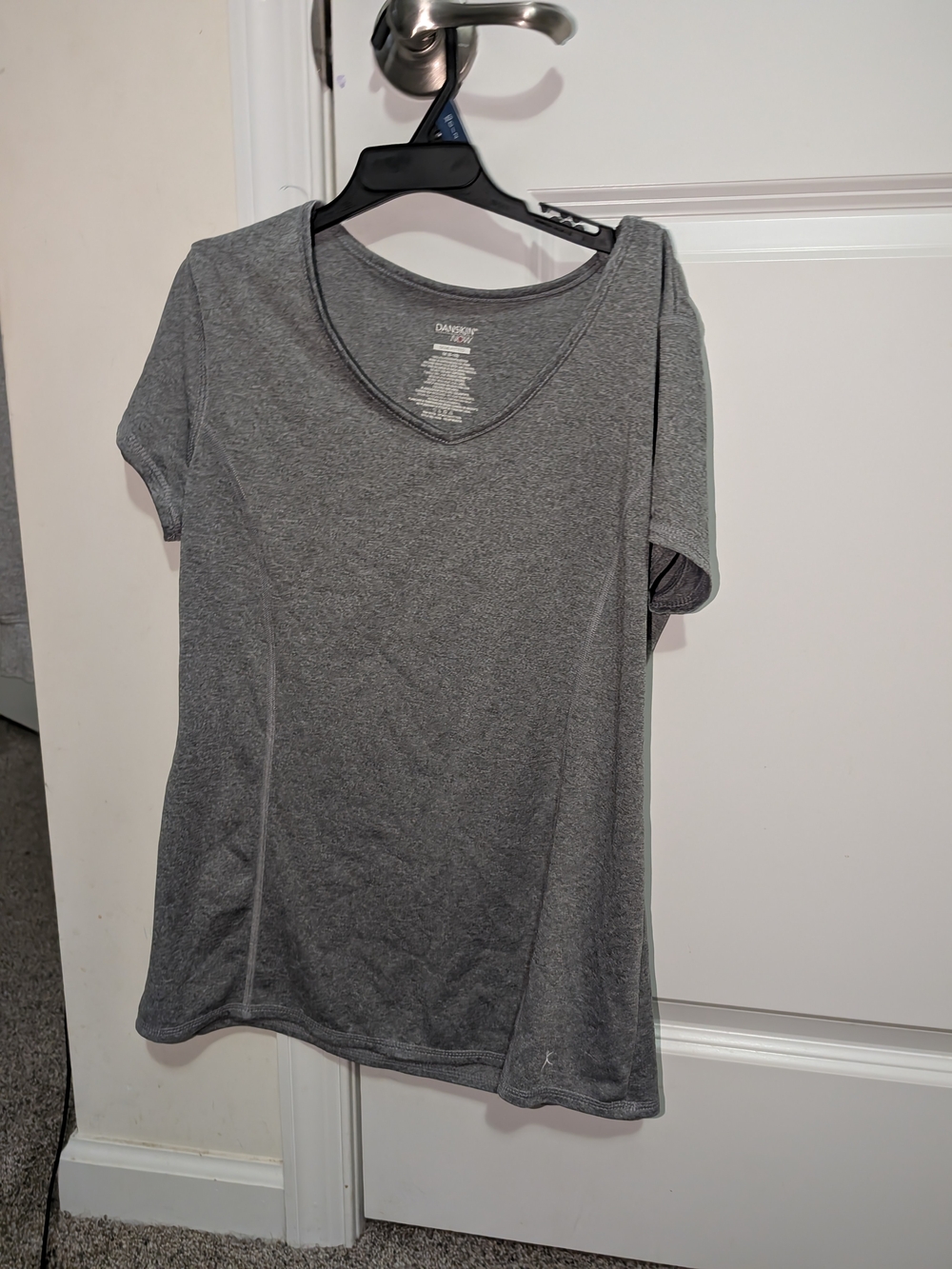 Danskin Now Women’s Medium Gray Semi-Fitted Athletic Workout T-Shirt
